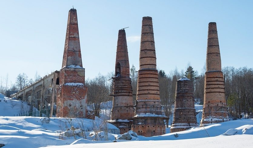 Руины печей для обжига извести мраморного завода – туры в Карелию от 8950 рублей