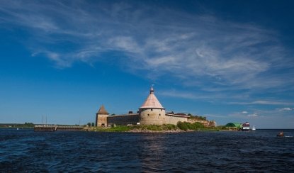Метеор в крепость Орешек – водные экскурсии по рекам и каналам от 3600 рублей