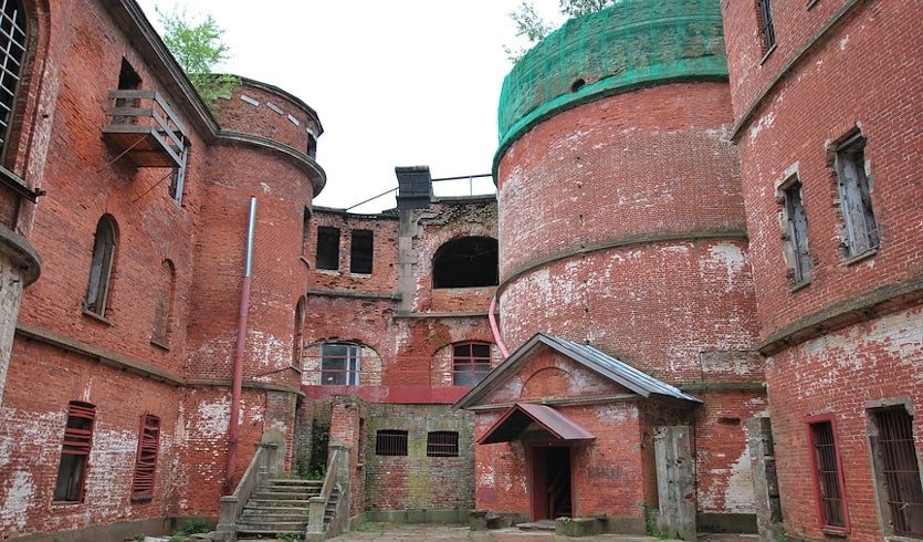 VIP-экскурсия по фортам Кронштадта (форты Милютин, Александр, Тотлебен) — Индивидуальные (VIP) экскурсии и туры в Санкт-Петербурге от 19800 руб.