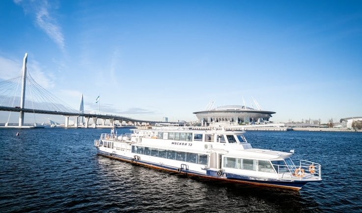 Аренда теплохода «Москва 73» – аренда теплохода в СПб от 18000 рублей