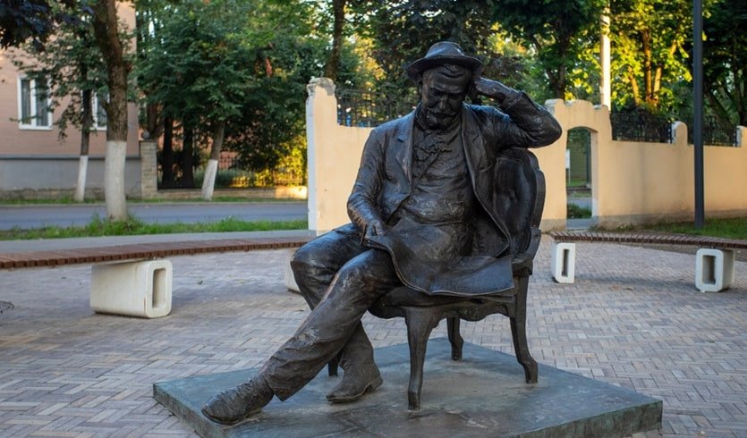 Скульптура А. И. Куприна – пешеходные экскурсии от 1400 рублей