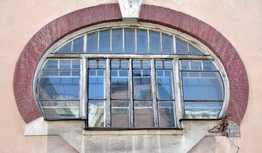 Дом в Перекупном переулке, 9 - мечты о цветущей нежности — фото №1 — Фотобанк Лори/Александр Алексеев Дом в Перекупном переулке, 9 - мечты о цветущей нежности — Музеи