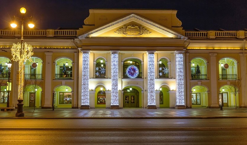 Большой Гостиный двор - Сборные экскурсии для школьников в Санкт-Петербурге