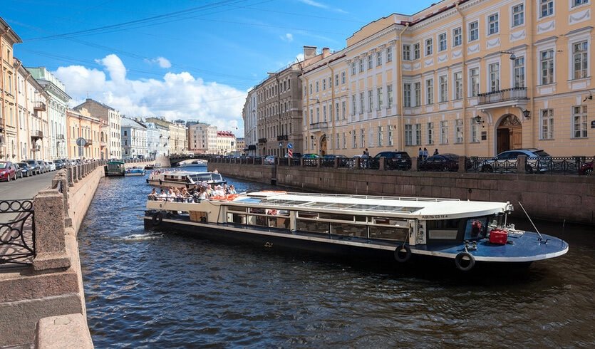 Окно в Европу (обзорная экскурсия с водной прогулкой + Кронштадт) — VIP-программы