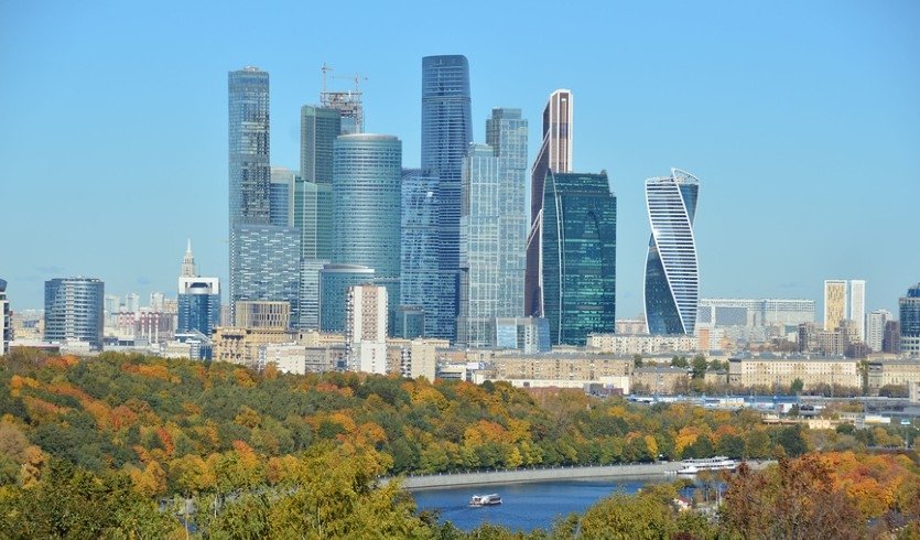 Вид на башни ММДЦ «Москва-Сити» с Воробьевых Гор – туры в Москву от 4350 рублей