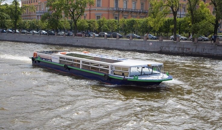 Аренда теплохода «Британия» – аренда теплохода в СПб от 13000 рублей