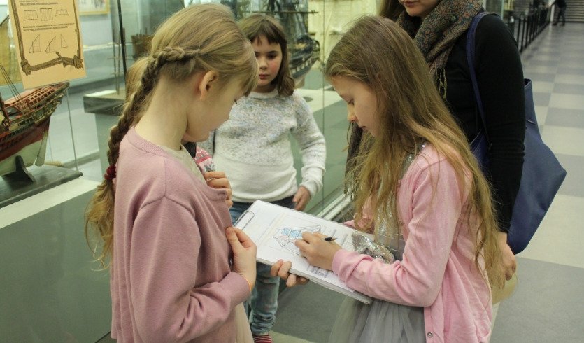 Морская экспедиция по следам Деда Мороза (квест в Центральном военно-морском музее) – сборные экскурсии для школьников в Санкт-Петербурге