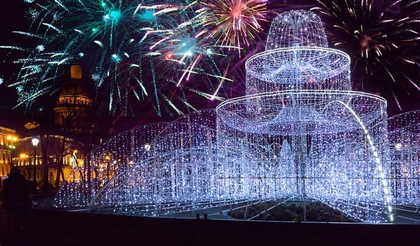 Светой фонтан перед Исаакиевским собором – автобусные экскурсии от 2350 рублей