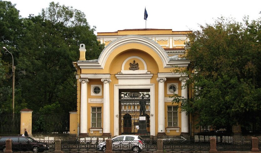 Университет им. А. И. Герцена (Дворец Разумовского) — Дворцы и особняки