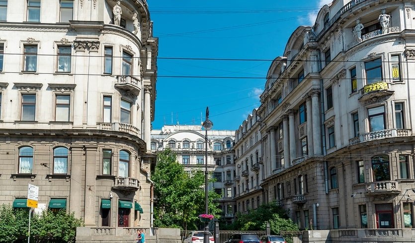 Дом с тремя адресами (Каменноостровский 26-28): для заказных групп – пешеходные экскурсии для заказных групп от 320 рублей