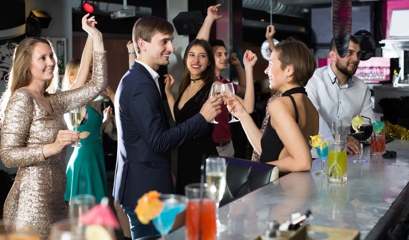 Новогодний квиз – новогодние корпоративы от 6100 рублей