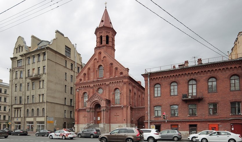 Яани Кирик – пешеходные экскурсии от 700 рублей Яани Кирик – пешеходные экскурсии от 700 рублей