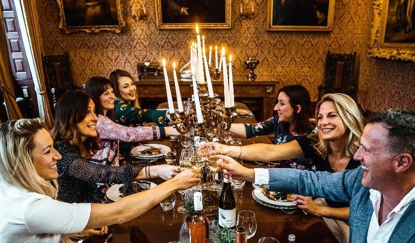 День учителя – изысканный праздник в особняке – профессиональные праздники от 5900 рублей