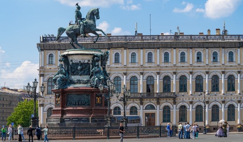 Памятник Николаю I – автобусные обзорные от 600 рублей