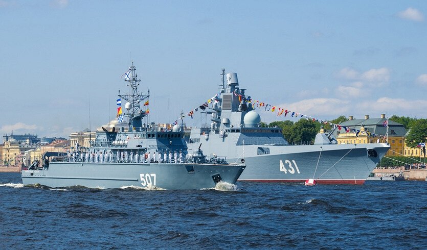 Парад военных кораблей 2021 – водные экскурсии по рекам и каналам