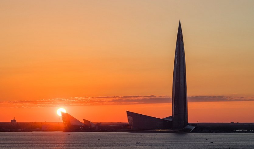 Закат солнца на фоне Лахта центра – водные экскурсии по рекам и каналам от 1200 рублей Закат солнца на фоне Лахта центра – водные экскурсии по рекам и каналам от 1200 рублей