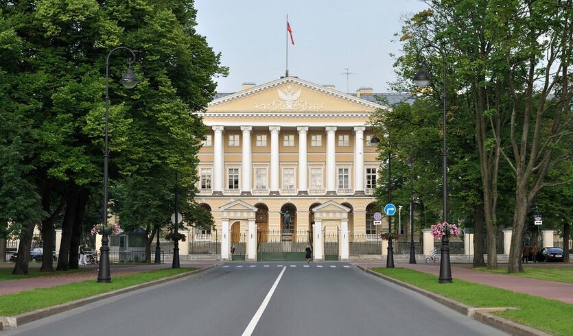 Смольный - эра милосердия — Музеи