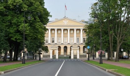 Смольный - эра милосердия — Фото № 1 — Фотобанк Лори / Виктор Карасев Смольный - эра милосердия — Музеи