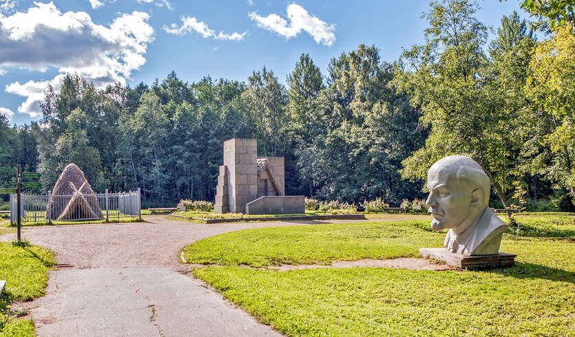 Красный маршрут революции: по местам В.И. Ленина в Петербурге и области — фото № 2 — Фотобанк Лори / Сергей Афанасьев  Красный маршрут революции: по местам В.И. Ленина в Петербурге и области — Автобусные загородные