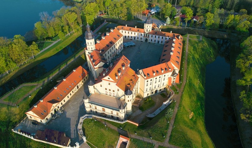 Мир – Несвиж – Минск – Хатынь – туры для школьников от 5700 рублей