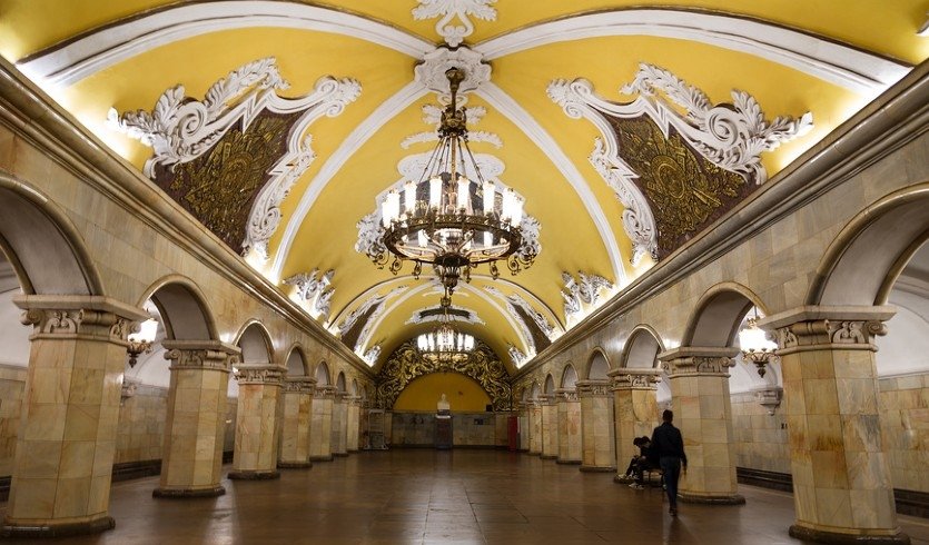 Интерьер станции «Комсомольская» – туры в Москву от 10500 рублей