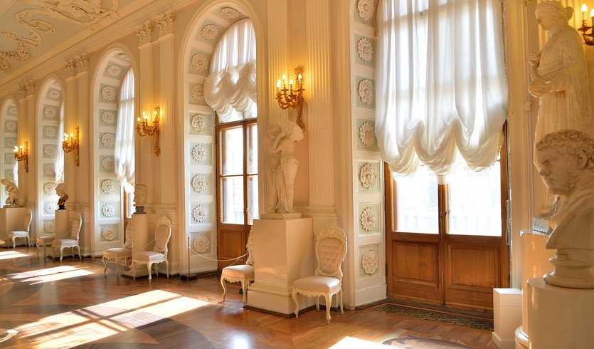 Интерьер Большого Гатчинского дворца — экскурсии для школьников от 940 рублей