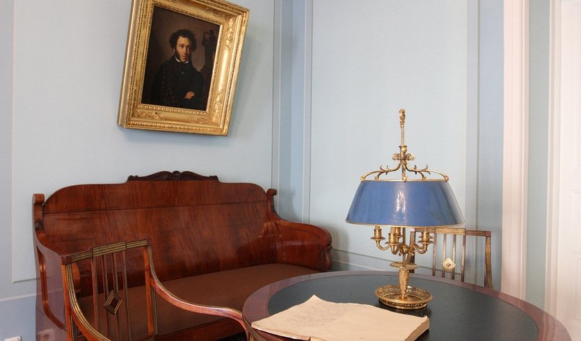 Интерьер Музея-квартиры А.С. Пушкина – экскурсии и программы для детей от 2200 рублей