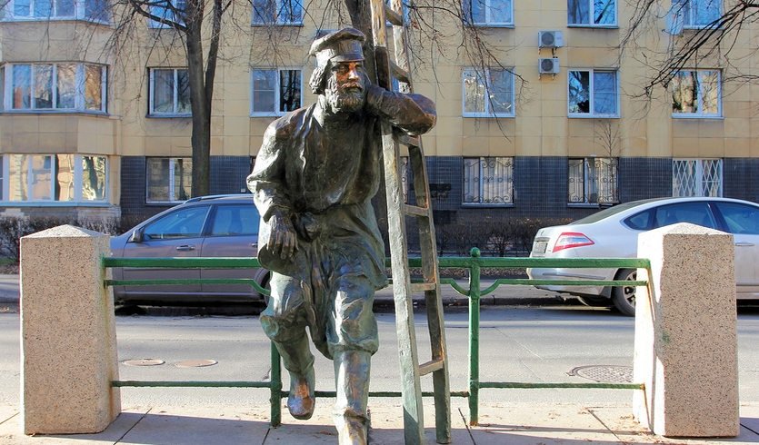 Памятник фонарщику – экскурсии и программы для детей от 2100 рублей