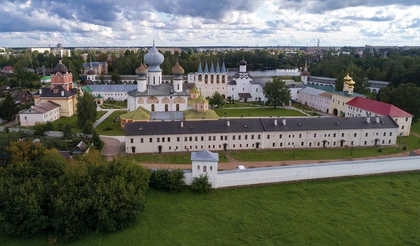 Тихвинский Богородичный Успенский монастырь – экскурсии и программы для детей