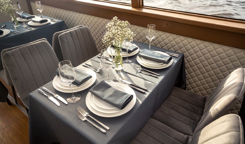 Теплоход «Антверпен» – аренда теплохода от 6000 рублей Теплоход «Антверпен» – аренда теплохода от 6000 рублей