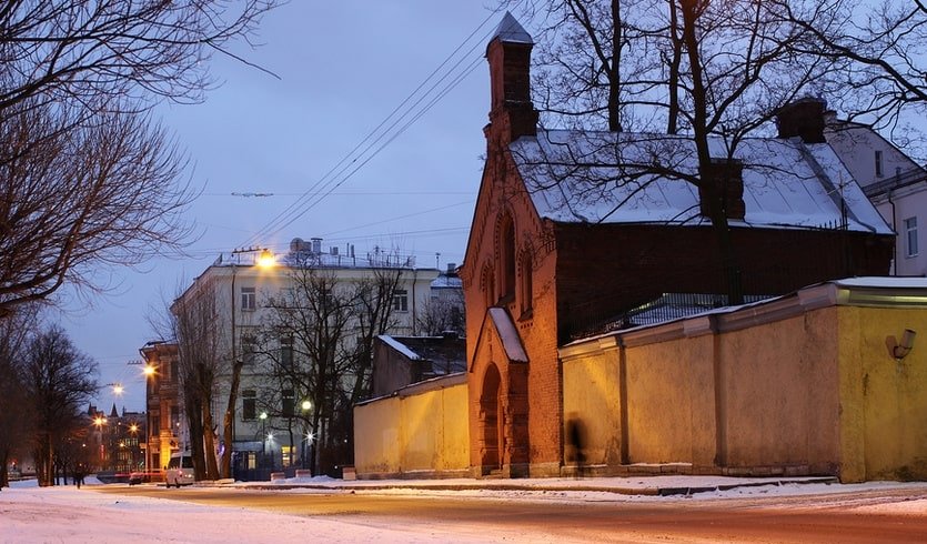 Старинный кирпичный дом – пешеходные экскурсии от 600 рублей