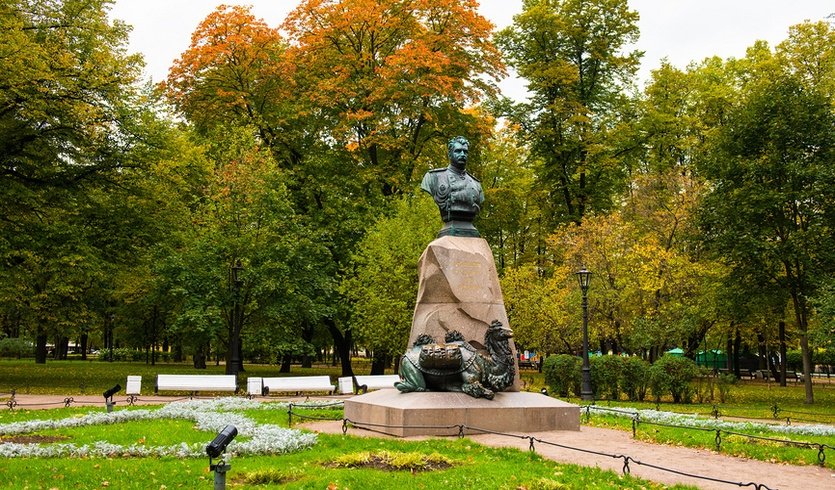 Памятник Н. М. Пржевальскому — Сборные экскурсии для школьников в Санкт-Петербурге от 1150 рублей