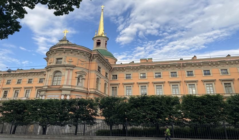 Фасад Инженерного замка — Экскурсии и программы для детей от 420 рублей