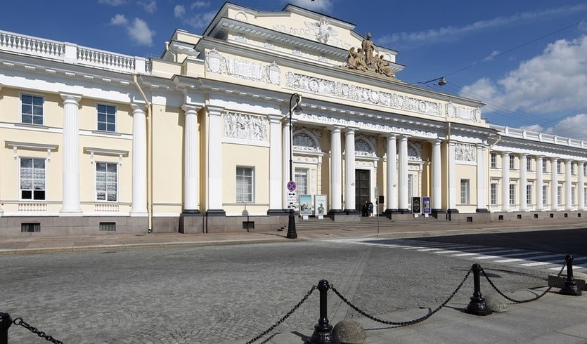 Здание Этнографического музея – сборные экскурсии для школьников в Санкт-Петербурге от 850 рублей