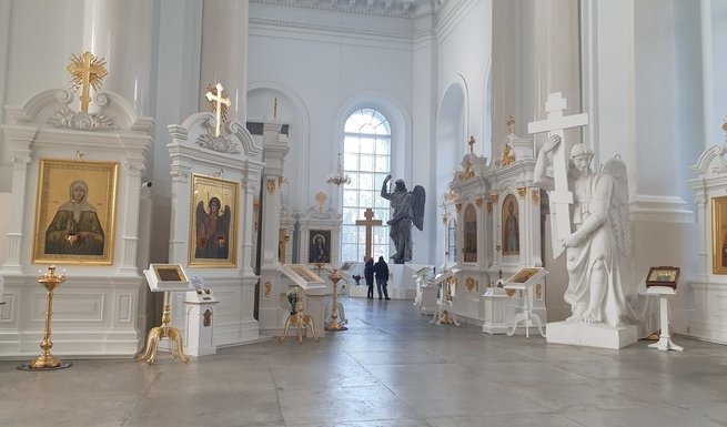 Интерьер Смольного собора – сборные экскурсии для школьников в Санкт-Петербурге от 200 рублей