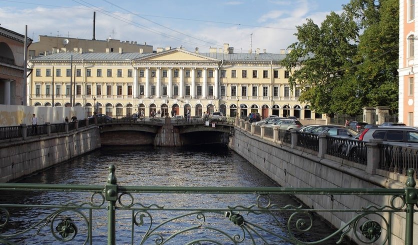 По каналу Грибоедова, часть 1 (от дома Адамини до Невского проспекта) для заказных групп – пешеходные экскурсии для заказных групп от 320 рублей