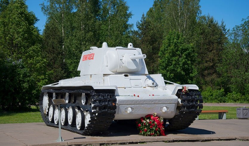 На месте том, пустом доныне, трава живая не растет... (Невский пятачок - Синявинские высоты - Сологубовка) — Автобусные загородные