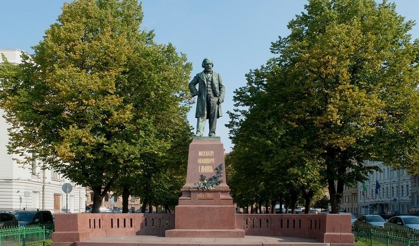 Театральная площадь – Пешеходные экскурсии