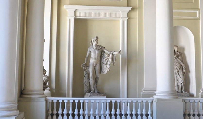 Вестибюль, 2 этаж – интерьерные экскурсии