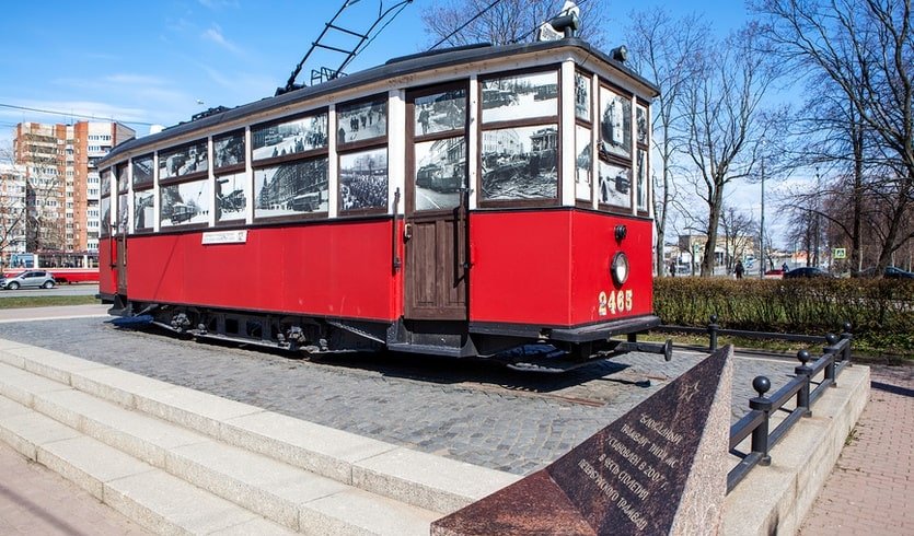 Памятник блокадному трамваю – пешеходные экскурсии от 1300 рублей