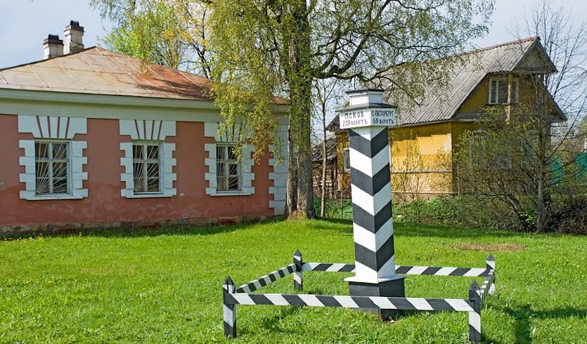 По Пушкинским местам Ленинградской области: Суйда, Выра, Кобрино — Автобусная экскурсия — фото №5 — Фотобанк Лори / Александр Щепин По Пушкинским местам Ленинградской области: Суйда, Выра, Кобриноа — автобусные экскурсии от 1400 рублей