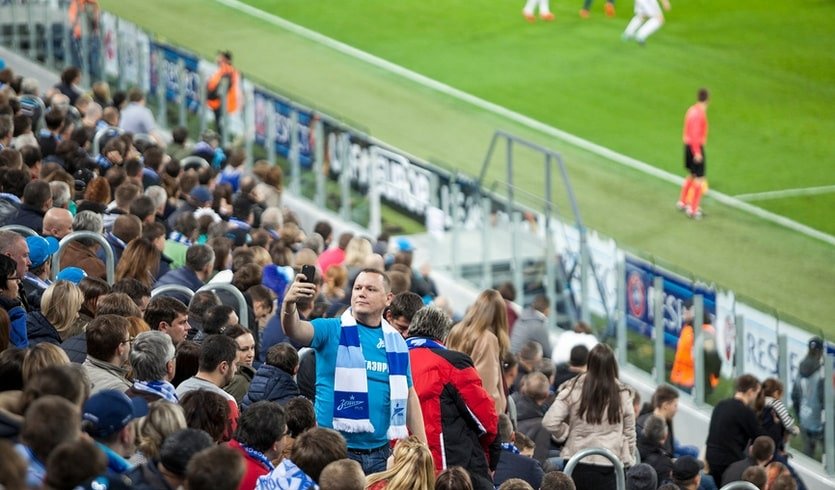 Болельщик на трибуне – интерьерные экскурсии