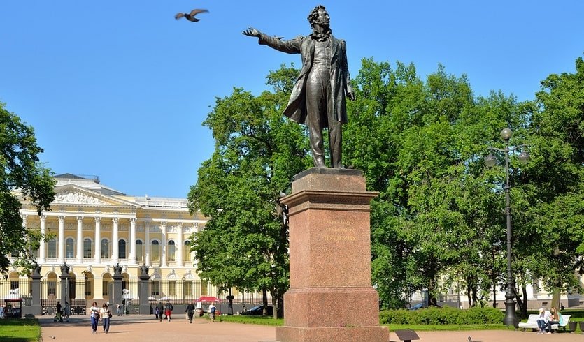 Памятник А. С. Пушкину на площади Искусств – сборные туры в Санкт-Петербург от 21990 рублей