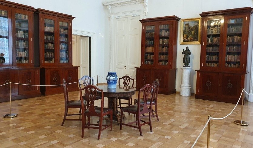 Интерьер Александровского дворца — автобусные экскурсии для групп от 2300 рублей