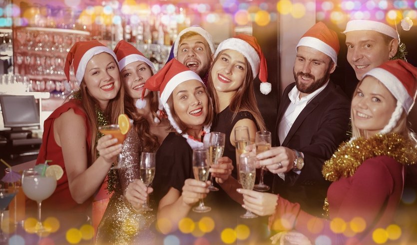 Корпоративный вечер во Дворце конгрессов (Константиновский дворец) — Новогодние корпоративы от 10300 рублей