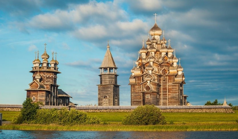 Вид с воды на музей-заповедник «Кижи» – речные круизы от 72816 рублей Вид с воды на музей-заповедник «Кижи» – речные круизы от 72816 рублей