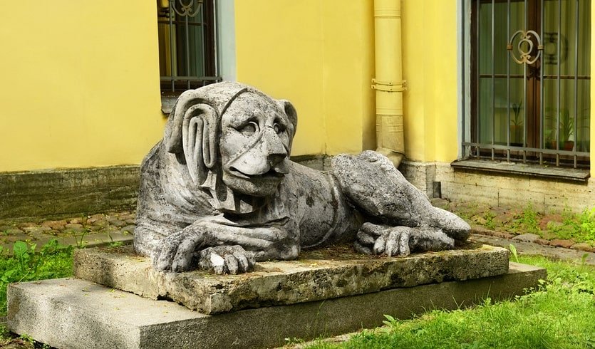 Печальный лев – пешеходные экскурсии от 1000 рублей