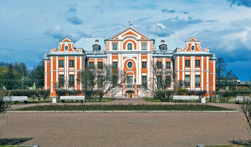 Женские образы Петербурга (для заказных групп) – автобусные экскурсии для организованных групп от 500 рублей