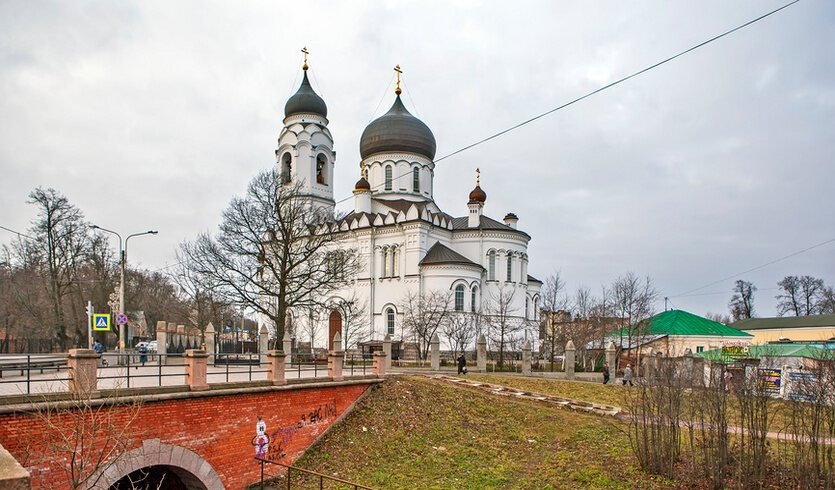 Ораниенбаум: заштатный уездный город и военный полигон (для заказных групп) – автобусные экскурсии для организованных групп от 945 рублей