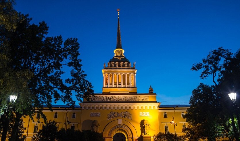 Здание Адмиралтейства в Санкт-Петербурге – выпускные вечера для 9 класса от 6850 рублей